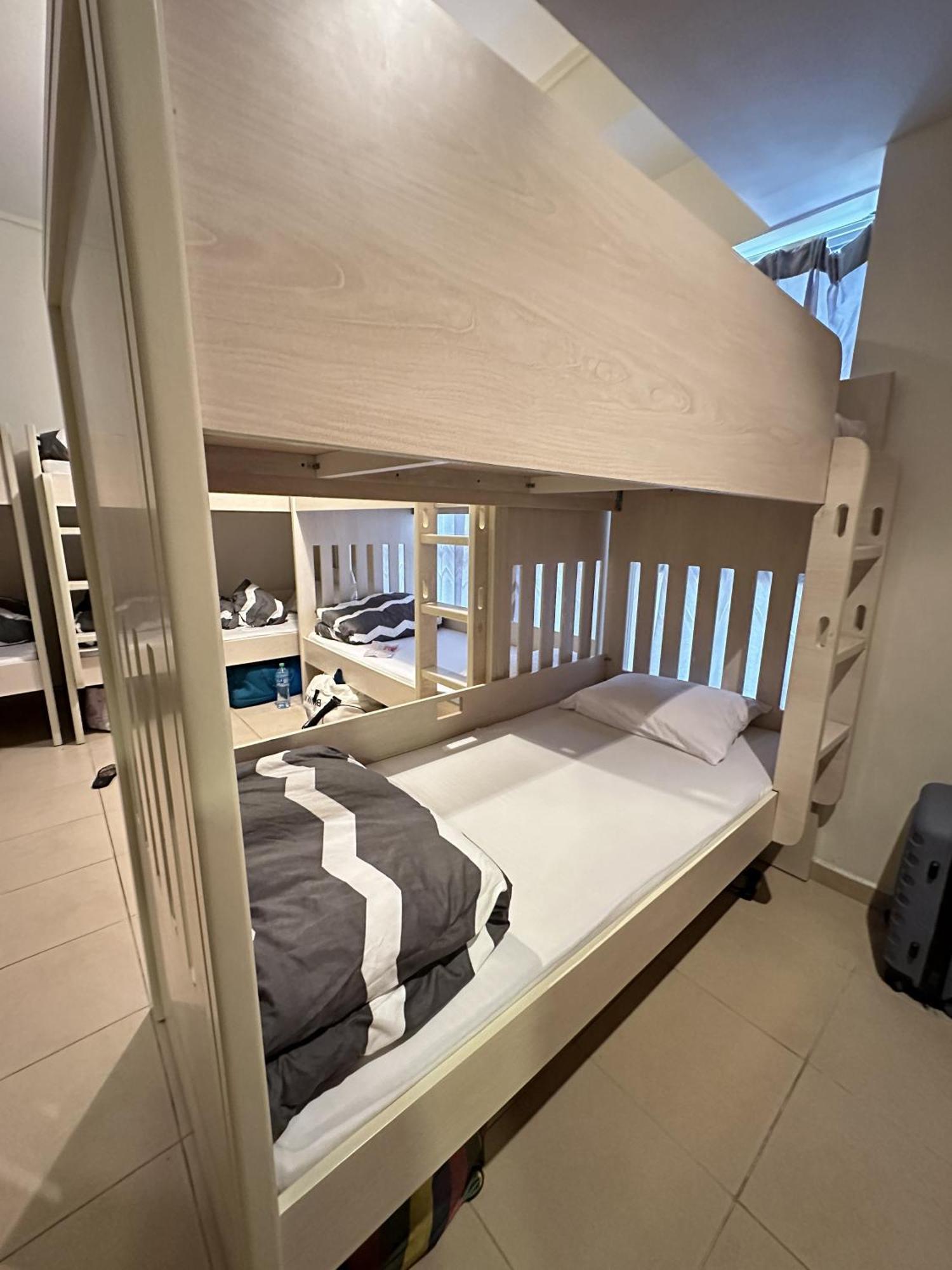 Bollywood Beach Hostel Dubai Dış mekan fotoğraf