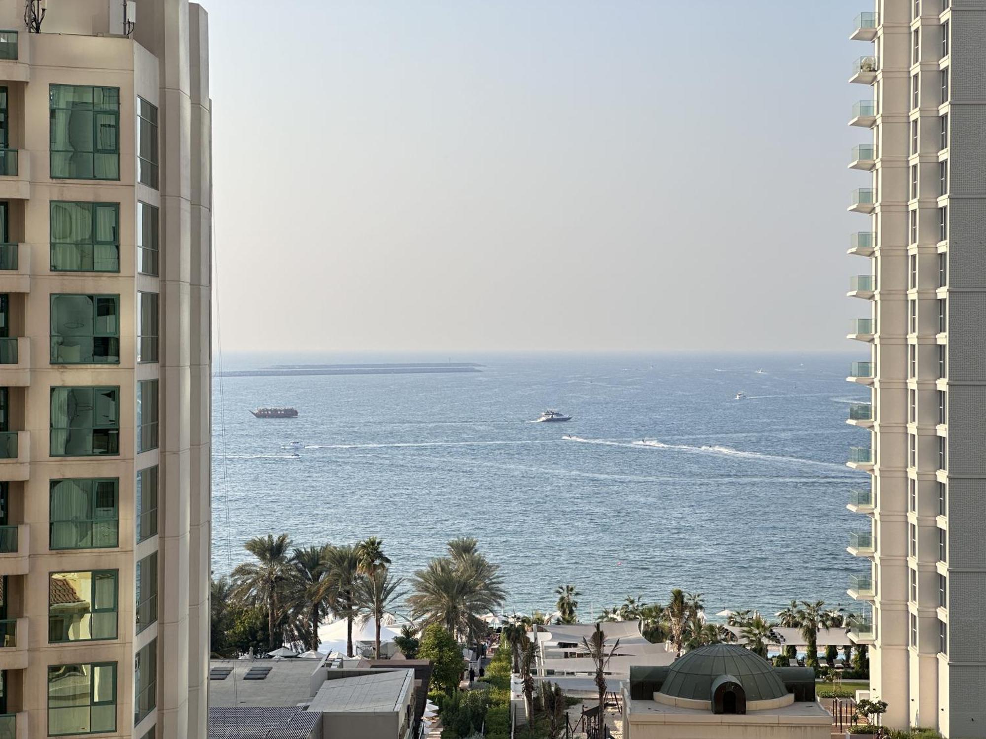 Bollywood Beach Hostel Dubai Dış mekan fotoğraf